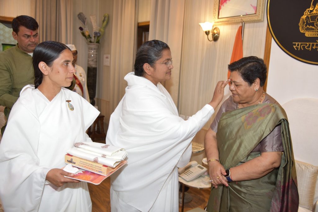 छत्तीसगढ़ की निवर्तमान राज्यपाल सुश्री अनुसूईया उइके जी को मणिपुर की राज्यपाल बनाए जाने पर बधाई एवं छत्तीसगढ़ से बिदाई के क्षण...।