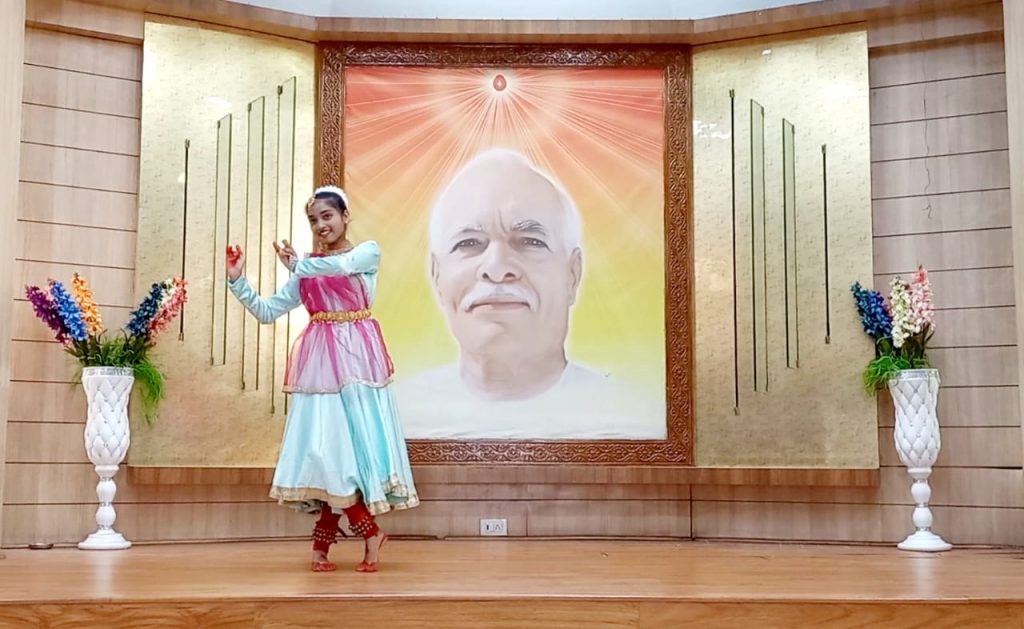 ब्रह्माकुमारीज समर कैम्प : डांस कांपीटिशन में बच्चों ने शानदार प्रस्तुति देकर रंग जमाया...