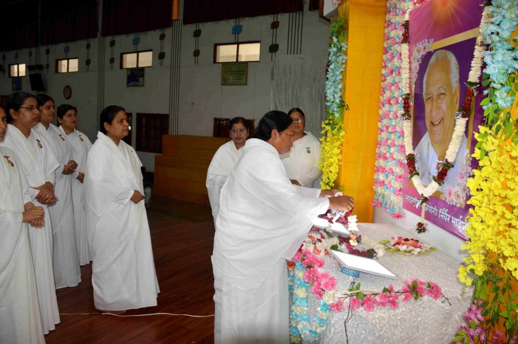 आदरणीय निर्वैर भाई जी को भावभीनी श्रद्घाजंलि...