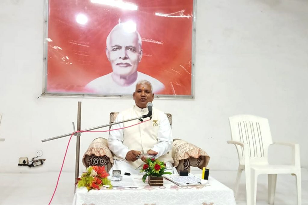हर वर्ष जलाने के बाद भी रावण मरा नहीं है हमारे अन्दर जि़ंदा है ... ब्रह्माकुमार भगवान भाई