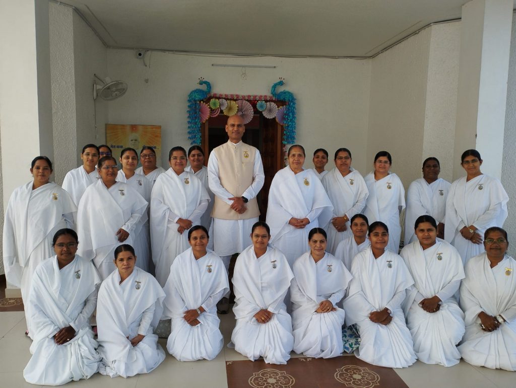 माउण्ट आबू से चार्टर्ड एकाउंटेंट भ्राता बी.के. ललित भाई का शांति सरोवर रिट्रीट सेंटर रायपुर मे आग्मन