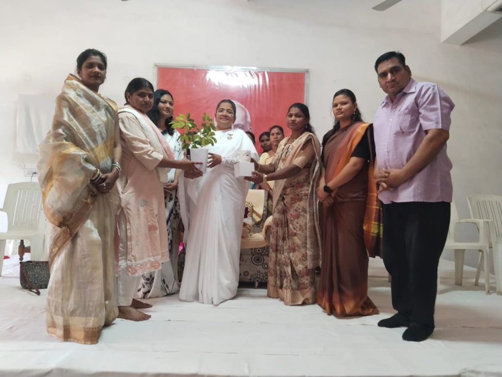 शिवि डेवलपमेन्ट सोसायटी के सदस्यों ने शान्ति सरोवर का अवलोकन किया...