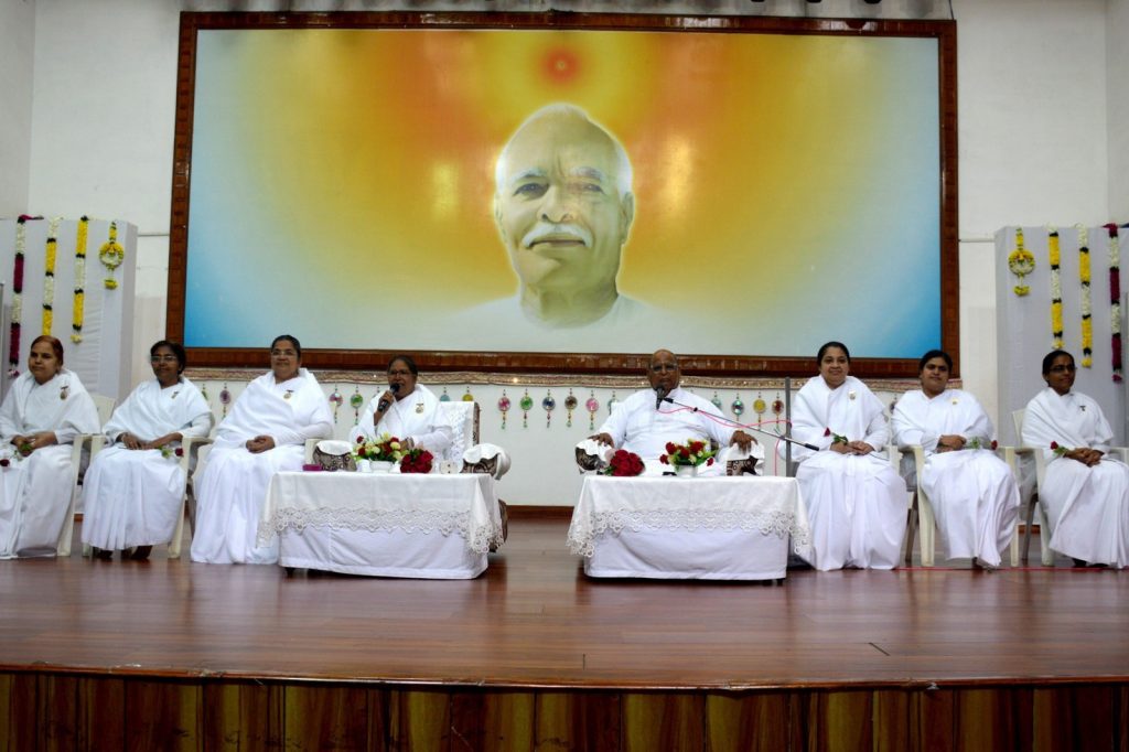 राजू भाई ने ब्रह्माकुमारी बहनो की क्लास कराई