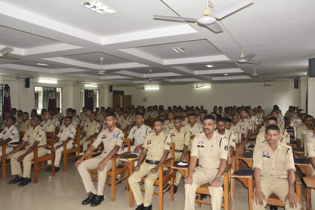 माना पुलिस ट्रेनिंग कैंप मे रक्षाबंधन